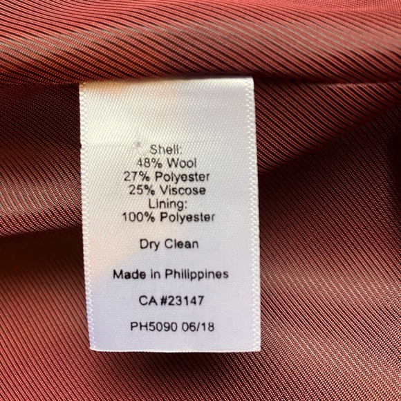 Red Houndstooth Blazer Wool Blend Crest Buttons Fully Lined Size 4 Talbots - Picture 10 of 10